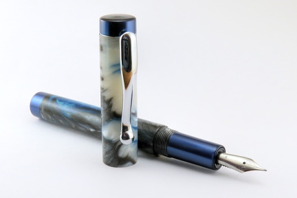 C001 - Ocean Depth Swirl Denver Fountain Pen